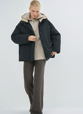 Утеплённая куртка с капюшоном
