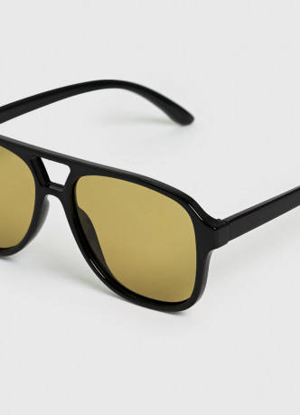 Солнцезащитные очки с цветными линзами