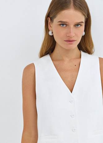 Жилет на пуговицах