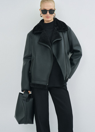 Дублёнка с воротником из искусственного меха