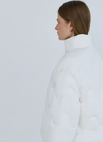 Короткая утеплённая куртка