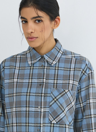 Рубашка в клетку на кнопках