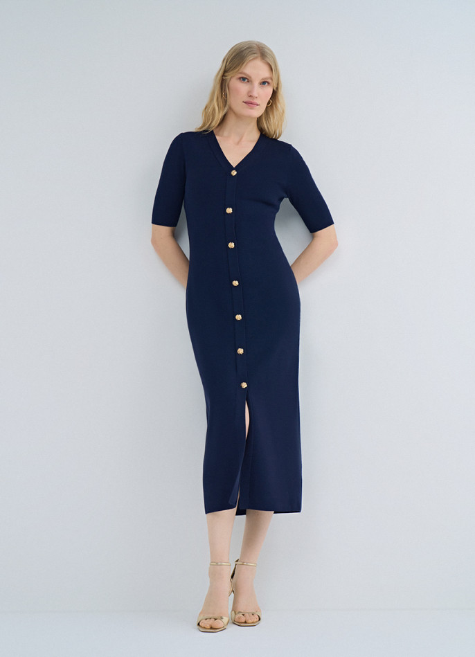 Вязаное платье с V-вырезом