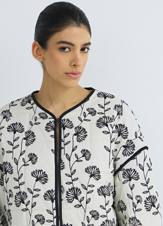 Легкая стеганная куртка