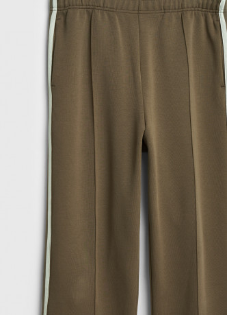 Трикотажные брюки с лампасами