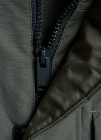 Утеплённая куртка с накладными карманами