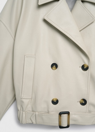 Короткое пальто из искуственной кожи