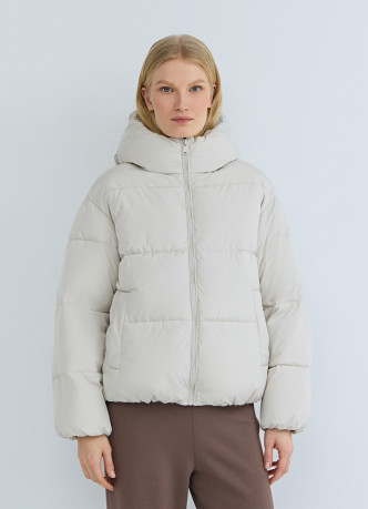 Утеплённая куртка с капюшоном