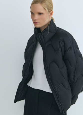 Короткая утеплённая куртка