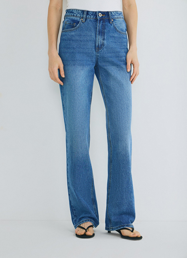 Chiroyli sik bilan sikishadi U meni sinfdoshim bilan jinsiy aloqa qilishga undadi.