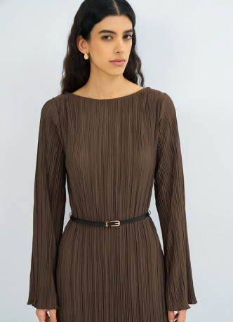 Трикотажное платье с ремнём