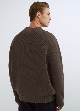 Текстурный джемпер с V-вырезом