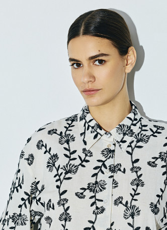 Рубашка с вышивкой