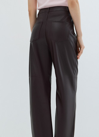 Прямые брюки из искусственной кожи