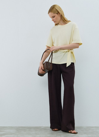 Футболка с декоративным узлом