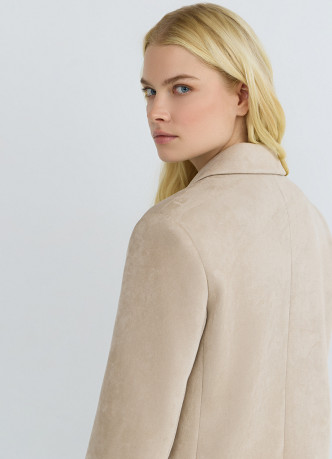 Однобортный жакет из искусственной замши