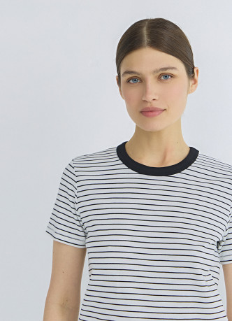 Базовая футболка из плотного хлопка