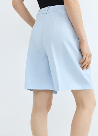 Шорты-бермуды со складками