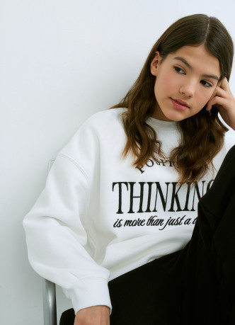 Свитшот с вышивкой для девочек