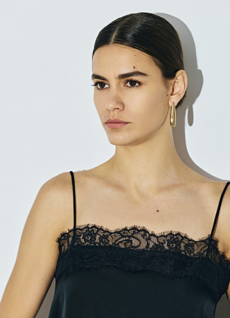 Удлинённый топ с кружевом