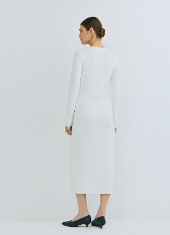 Вязаное облегающее платье