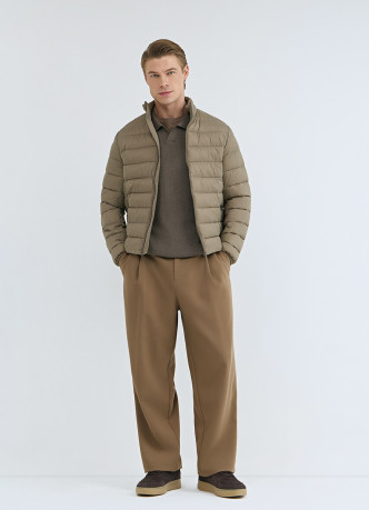 Утеплённая лёгкая куртка с воротником-стойкой