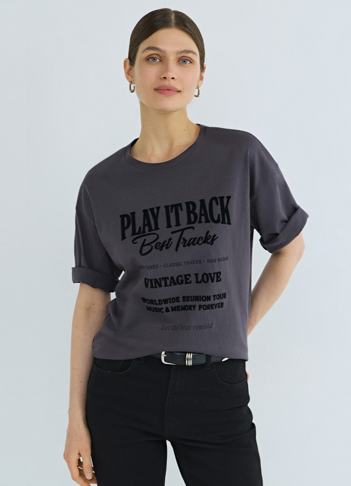 Футболка с флоковым принтом