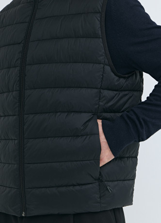 Ультралёгкий жилет с воротником-стойкой