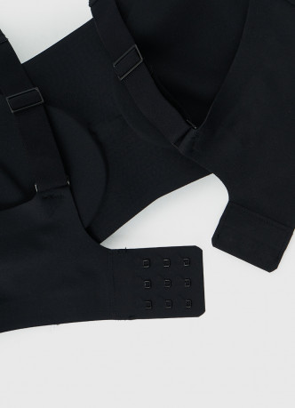 Бесшовный бюстгальтер с формованными чашками