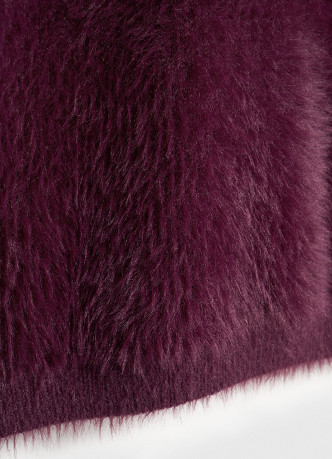 Джемпер из пушистой пряжи