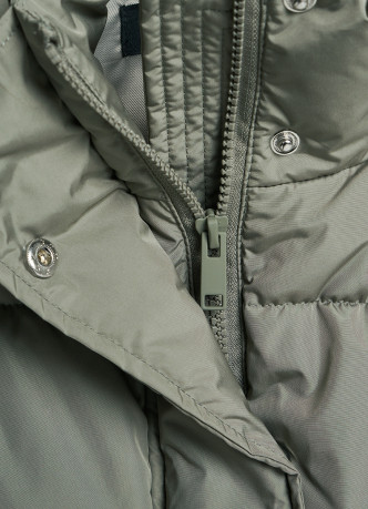 Жилетка с капюшоном