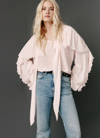 Блузка с объёмными рюшами