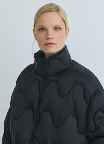 Короткая утеплённая куртка