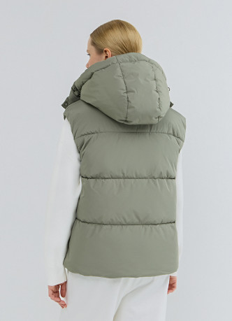 Жилетка с капюшоном