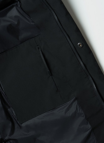 Удлинённая утеплённая куртка с капюшоном