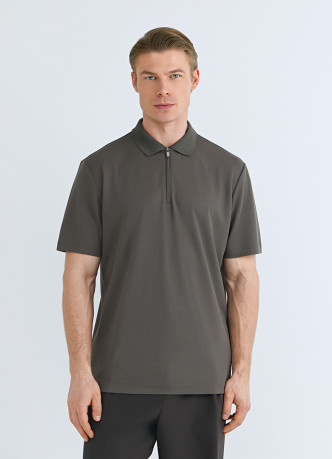 Поло из техноткани с воротником на молнии