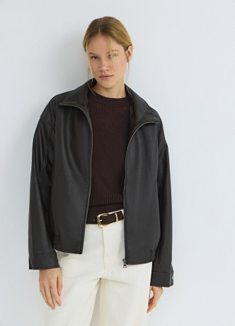 Легкая куртка из искусственной кожи