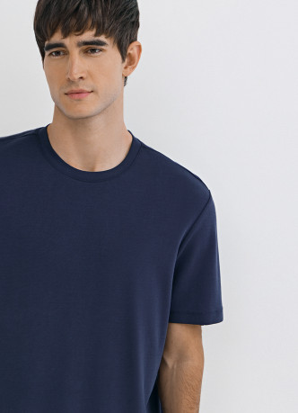 Футболка из гладкой ткани