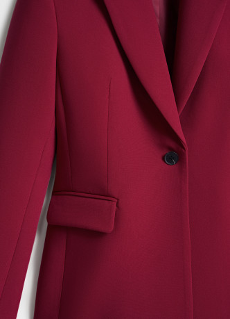 Однобортный приталенный жакет