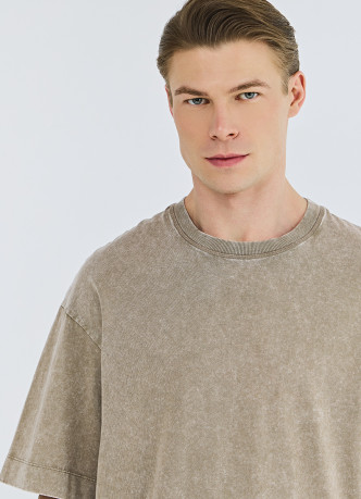 Базовая футболка с эффектом стирки