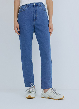 Узкие джинсы с высокой посадкой