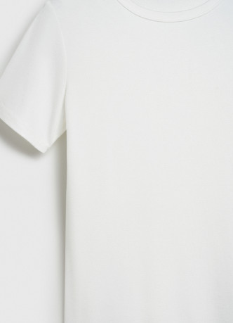 Приталенная футболка в рубчик