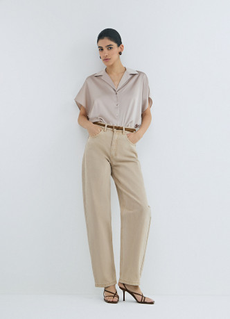 Сатиновая блузка с коротким рукавом