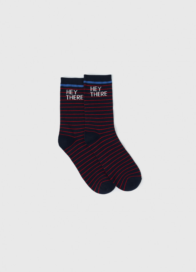 Высокие носки в полоску с надписью