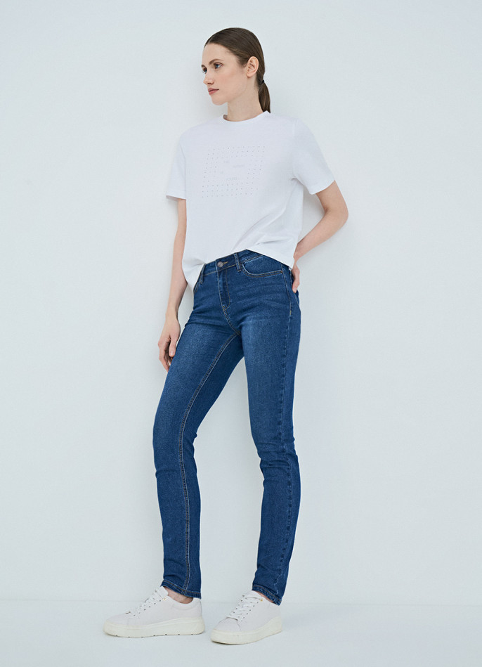 Фото Девушка джинсах футболке, более 97 качественных бесплатных стоковых фото