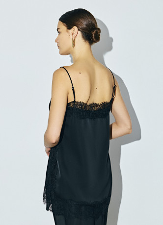 Удлинённый топ с кружевом