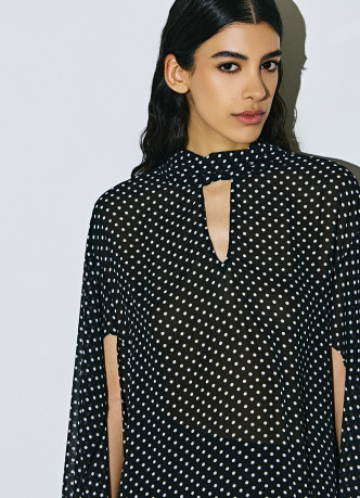 Блузка из шифона с рукавом разрезом и бантом