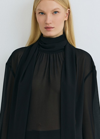 Блузка из шифона с шарфом