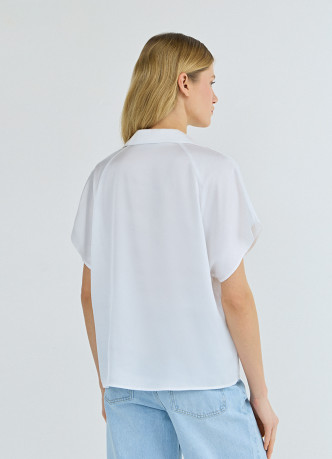 Сатиновая блузка с коротким рукавом