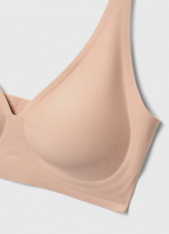 Бесшовный бюстгальтер с формованными чашками
